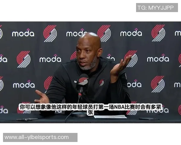 比卢普斯呼吁球队共同分担战术压力让瀚森更轻松应对比赛挑战