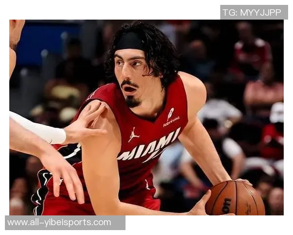 约维奇称赞鲍威尔得分能力出众认为他是顶尖得分手 约维奇称赞鲍威尔得分能力出众认为他是顶尖得分手