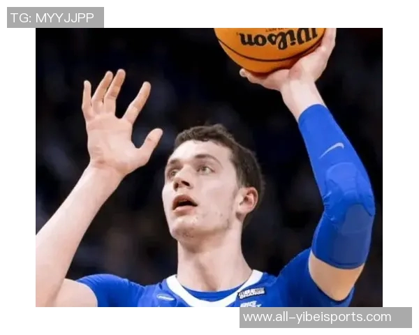 卡尔克布伦纳在对抗独行侠内线时表现出色应该给予他更多的上场时间